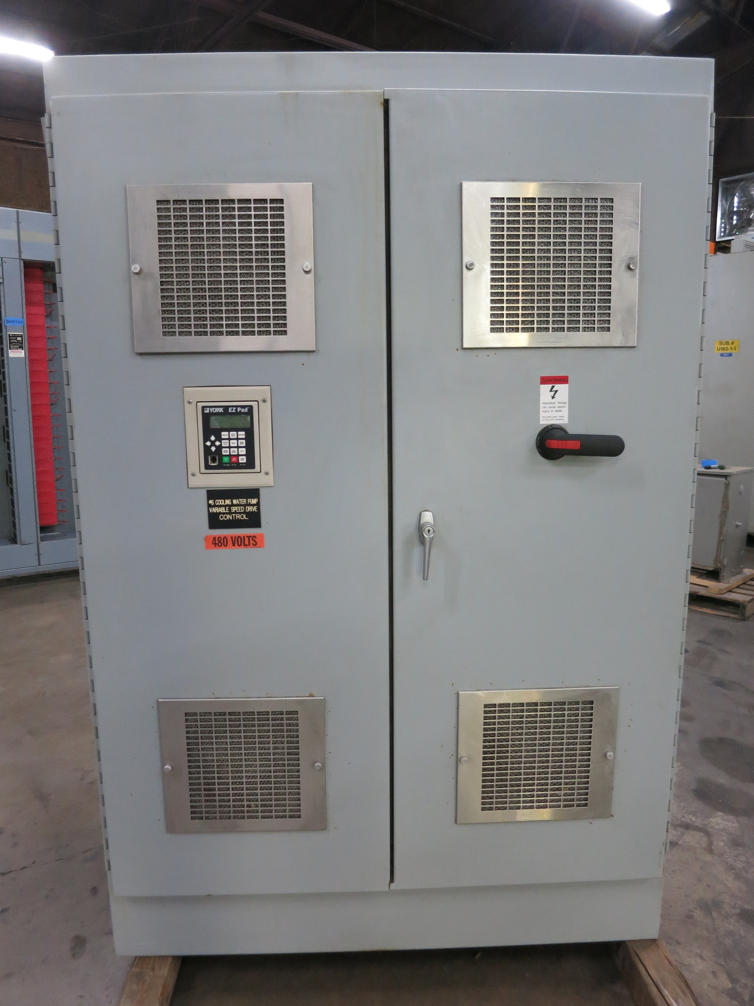 Hitachi J300-1600HFU 250/300 HP IGBT Inverter VS Drive 460V 160 kW